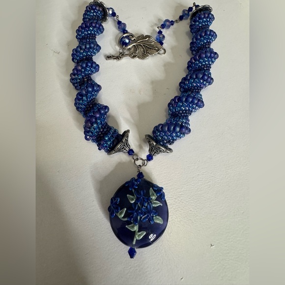 Jewelry - Vintage Double Spiral Glass Beaded Necklace